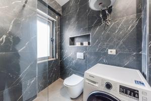 Central Main Square by PS