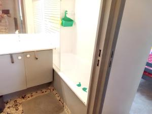 Chalet rustique à La Salvetat-sur-Agout avec vue montagne