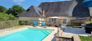 Coeur de village, maison pour 8 avec piscine