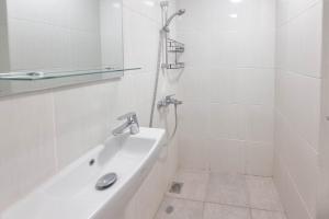 Comfortable and Homey Studio Room at Barsa City Apartment By Travelio