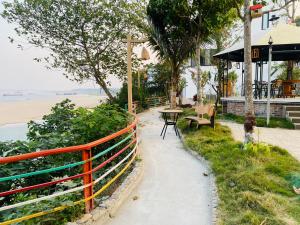 Homestay nhà gỗ Lan Anh
