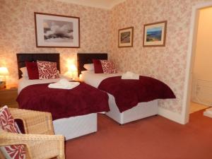 Small Twin Room room in Athol House