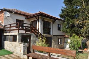 Коларова къща