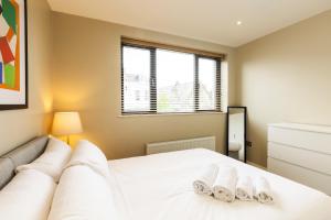 The Klimt- 1Bd Stylish Ap - Gold Short Term Stays