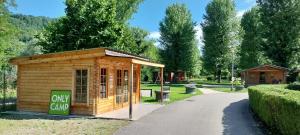 Campings Camping Onlycamp Les Adoubes - Albertville : photos des chambres