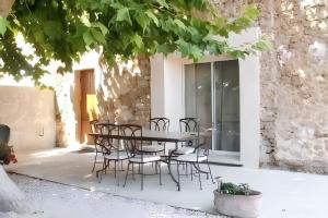 Maisons de vacances Maison confortable a Aubignan avec piscine partagee : photos des chambres