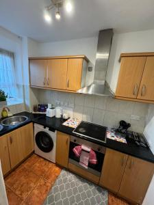 Entire Serviced Apartments Elephant and Castle sleep 8