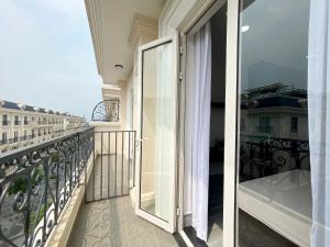 Căn Hộ Dịch Vụ Phố Royal Vạn Phúc City - Độc Quyền TOTHome