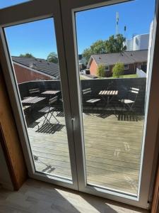 Folsted - Værelse 100 med eget badeværelse og fri parkering