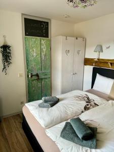 Erstklassige Ferienwohnung - zentral, Gipfelblick, Parkplatz, Schlitten & Bettwäsche inklusive!