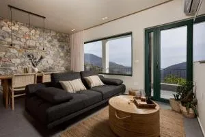 Elirion Luxury Home II - 奥马洛斯