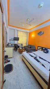 KDM Hotel Indore Palace- a walk away from Saibaba Temple