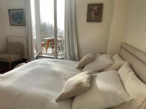 Maisons d'hotes Domaine Spa Perret-Au Calme-Chateau ArtDeco MasterSuite B&B et-ou Gite de Charme-A3Mn Giverny-Jardins Monet-Le Vexin-Piscine Ete-Parc 3Ha-Aire Enfants-PingPong-Options Diner-Billard-Massage-Yoga-Coaching-Fitness-Sauna-Hammam-Promo 2Nuits 1HJacuzzi Offerte : photos des chambres
