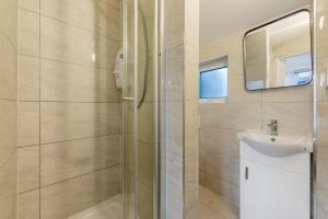 Stylish 2 Bedroom Apartment in the Heart of Soho GS5