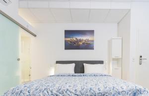 Private room #2 with King size & Single, ground floor, AC, 2min to RAB