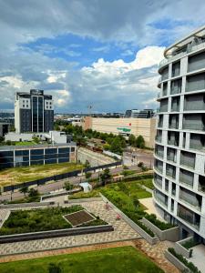 Ellipse Waterfall Luxury Sapphire