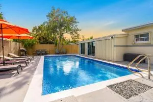 Cozy Miami Private Pool House W- Arcade Games, BBQ - Andover Lakes Estates