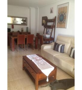 Soleada casa con piscina R50 by Novadesta