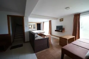 Bison Inn - Aravankādu