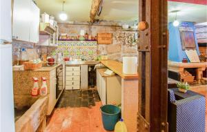 Stunning Home In A Peroxa With Wifi