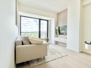 Rentero Modern, River View Apartment near Prague City Center