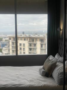 One Thibault Hotel - Sea-View Studio in Cape Town City Centre