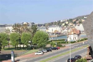 Les Embruns - Le Port