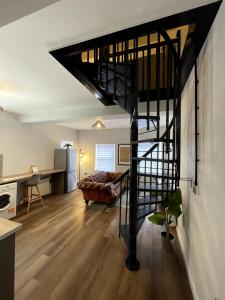 Central Industrial Chic 2-Bedroom Flat