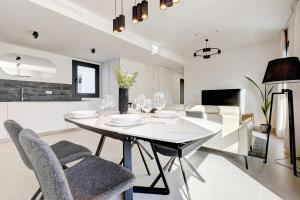 Estepona Old Town Apartments with a sea view OS