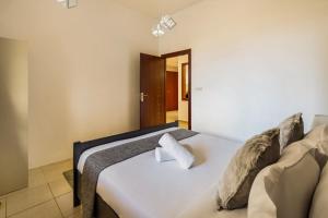 Cosy 4BR Apartment on JBR Beach - Close to Shops & Dining, Perfect for Families & Groups - By Sunkissed Holiday Homes