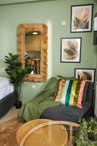 Pomegranate Luxury Studio by BiNoBi!