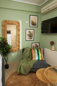 Pomegranate Luxury Studio by BiNoBi!