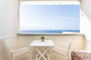 Home2Book Cozy Seaside Studio with Stunning Views - El Mesón