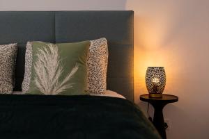 Elegance & Cozy by HOME Apartments, FREE Parking