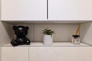 Elegance & Cozy by HOME Apartments, FREE Parking