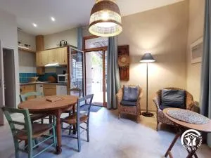 Domaine de Stony - Eco-Gîtes et Vignoble - La Peyrade