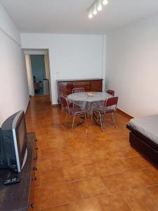 Dos Ambientes todo externo a 3 cuadras de la Playa