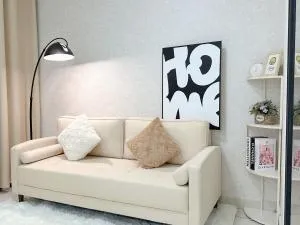 Almas suites Puteri Harbour Netflix Free snack - Iskandar Puteri