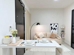 Almas suites Puteri Harbour Netflix Free snack