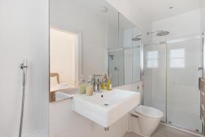 Modern Two Bed Two Bath Flat in Kensington - Knightsbridge