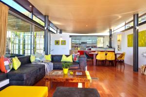 Ocean Views Open Plan Pool 4Bed