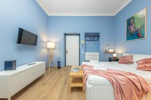 Canva Suite near Sacco Hospital