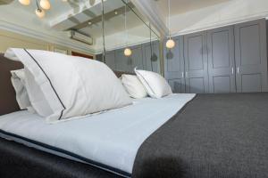 Adam And Eve Florence