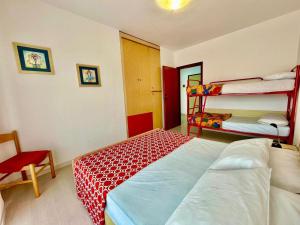 Superb Apartment with swimming pool in front of the beach