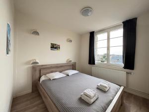 Appartements Les sables d'or Grand apt lumineux bien equipe 1er etage vue panoramique sur campagne pres superette, a 600 m plage proche Omaha Beach et pointe du Hoc parking gratuit, garage a disposition : photos des chambres