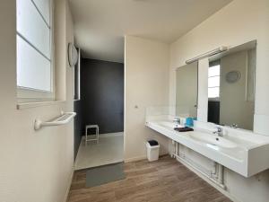 Appartements Les sables d'or Grand apt lumineux bien equipe 1er etage vue panoramique sur campagne pres superette, a 600 m plage proche Omaha Beach et pointe du Hoc parking gratuit, garage a disposition : photos des chambres