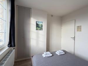 Appartements Les sables d'or Grand apt lumineux bien equipe 1er etage vue panoramique sur campagne pres superette, a 600 m plage proche Omaha Beach et pointe du Hoc parking gratuit, garage a disposition : photos des chambres