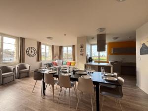 Appartements Les sables d'or Grand apt lumineux bien equipe 1er etage vue panoramique sur campagne pres superette, a 600 m plage proche Omaha Beach et pointe du Hoc parking gratuit, garage a disposition : photos des chambres