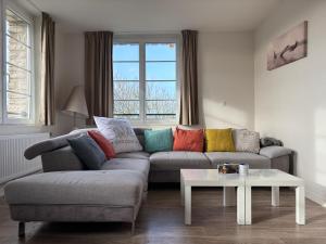 Les sables dor Grand apt lumineux bien équipé 1er étage vue panoramique sur campagne près superette, à 600 m plage proche Omaha Beach et pointe du Hoc parking gratuit, garage à disposition