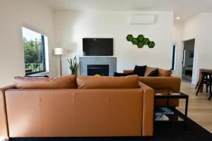 Lakeside Crest Estate Cottages